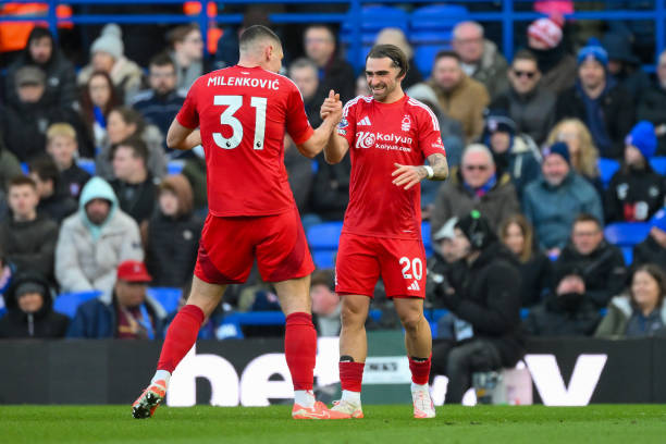 博主分享丁彥雨航在洛杉磯籃球比賽的視頻：探步三分、雙手扣籃和精彩妙傳.