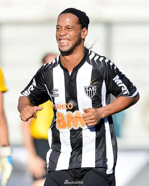 亚前锋中的 亚前锋中的