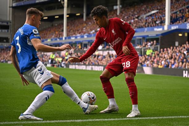 多难中崛起 多难中崛起